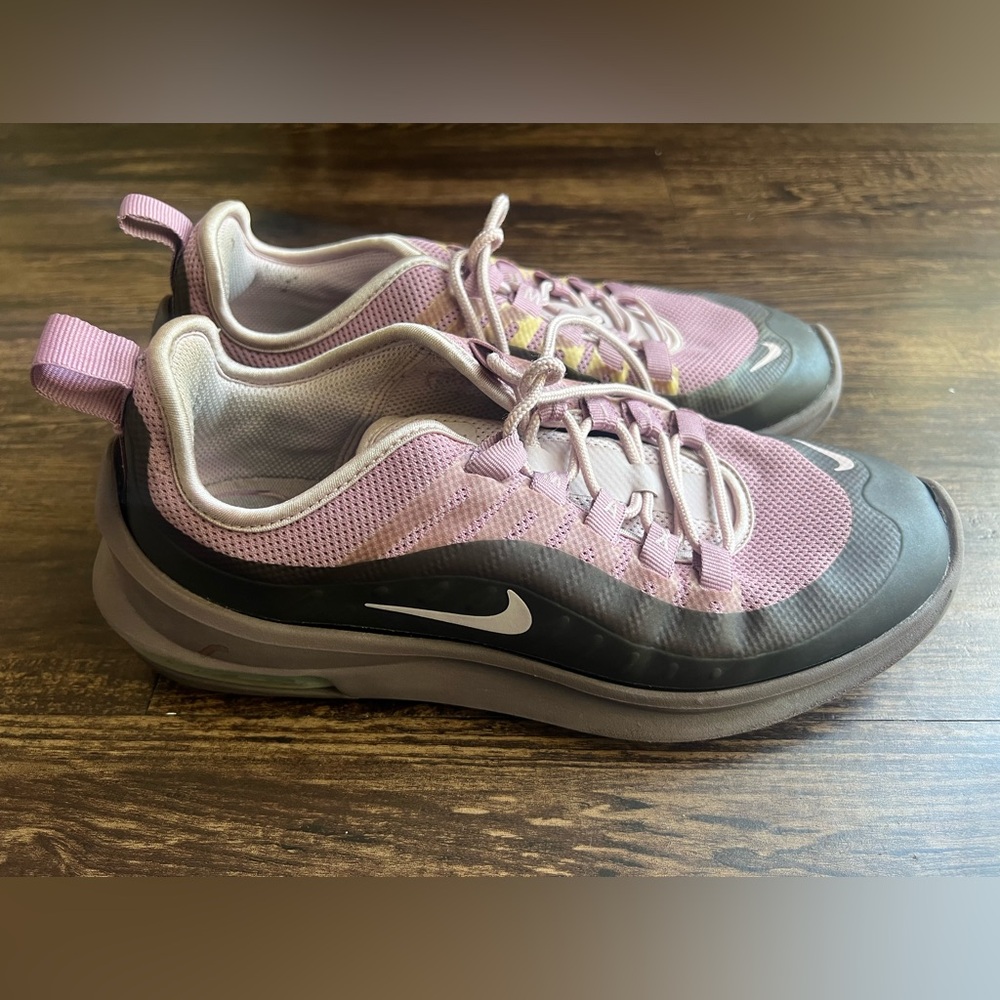 Nike Air Max Axis Shoes Womens Size 8 AA2168-500 Plurple Gray Lace-Up Sneaker